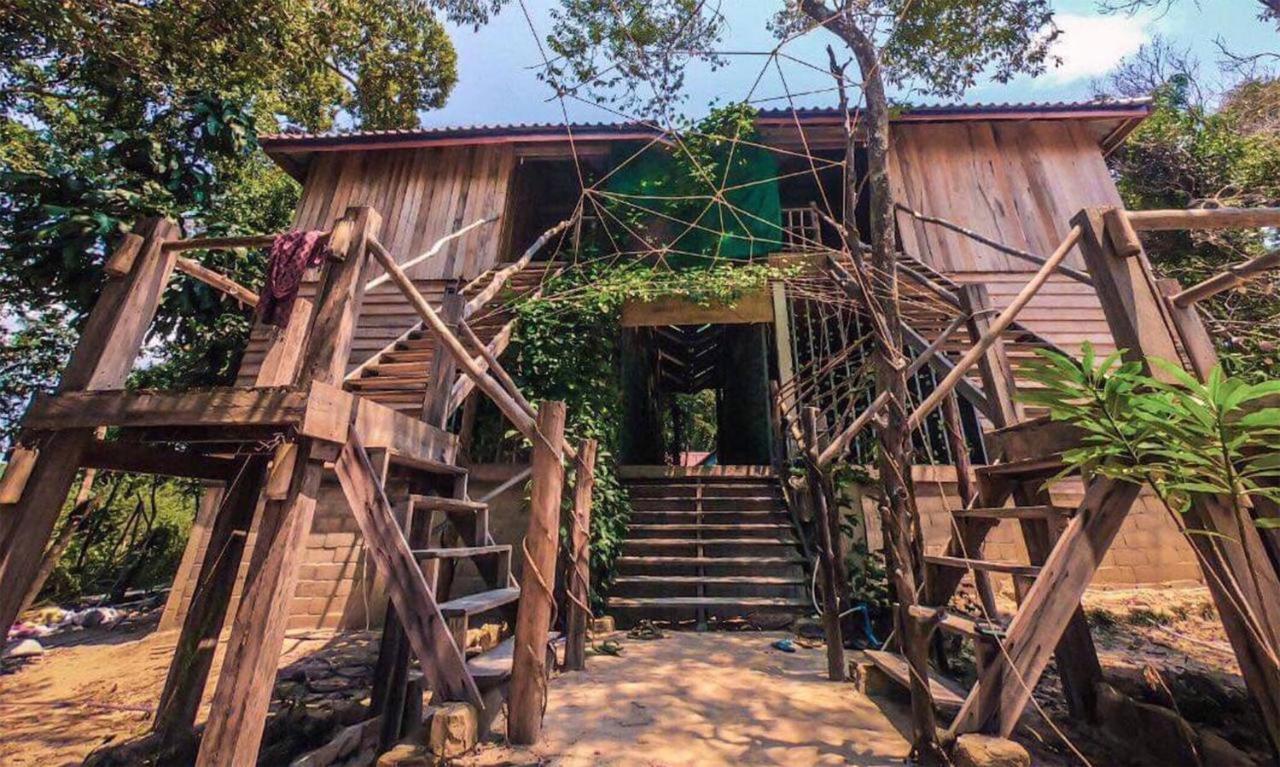 The Cliff Hostel, M'Pay Bay Ко Ронг Санлоем Екстериор снимка