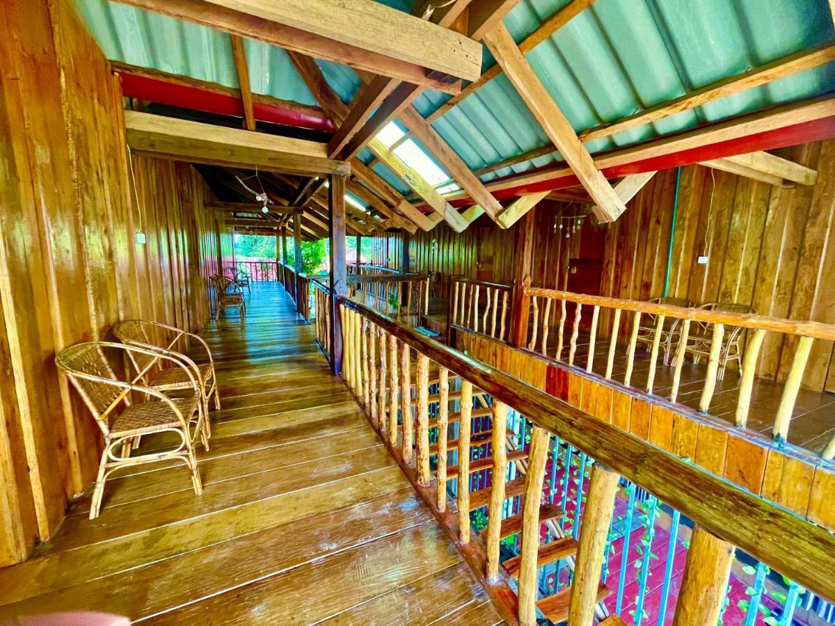The Cliff Hostel, M'Pay Bay Ко Ронг Санлоем Екстериор снимка